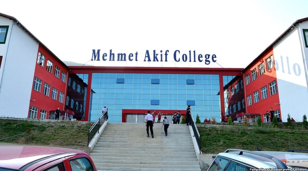 Kosovski lideri osuđuju proterivanje direktora Mehmet Akif škole