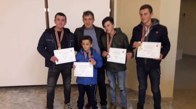 Mladi skijaši iz Broda osvojili dve zlatne, dvje srebrne i jednu bronzanu medalju