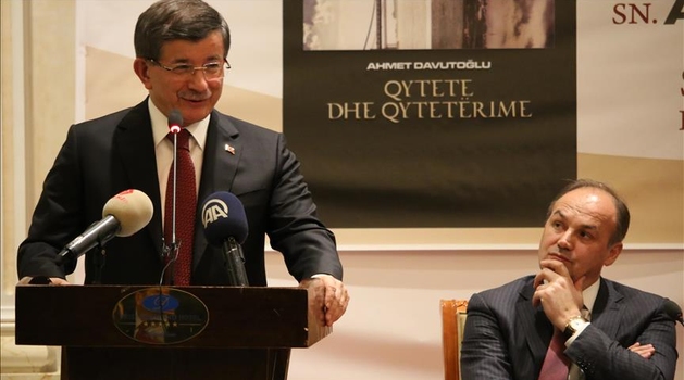 Priština: Ahmet Davutoğlu promovisao knjigu “Gradovi i civilizacije”