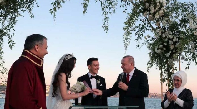 Oženio se Mesut Ozil, svjedok na vjenčanju bio Recep Tayyip Erdogan