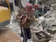 Iz ruševina u Siriji spasena tek rođena beba, pupčanikom još vezana za mamu